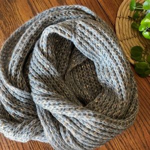 ❄️Express-Shimmery Woven Infinity Scarf